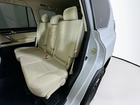 Used 2022 Lexus GX 460 Premium w/ Premium Package image 26