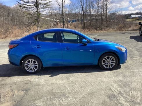 Used 2016 Scion iA image 3