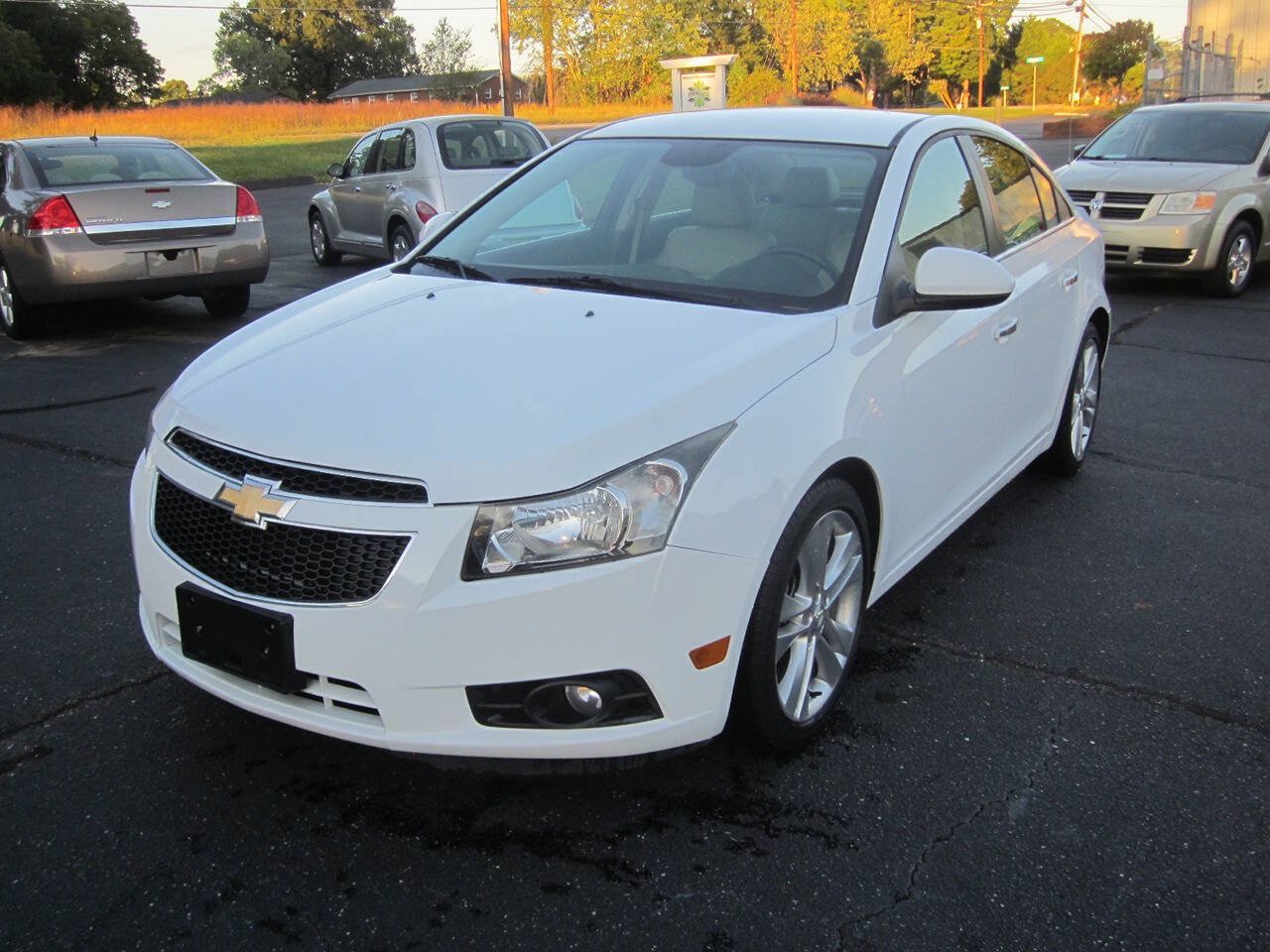 Used 2012 Chevrolet Cruze LTZ FWD image 2
