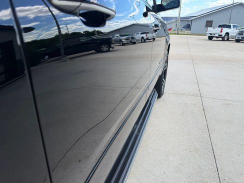 Used 2020 Chevrolet Suburban Premier AWD/4WD image 67