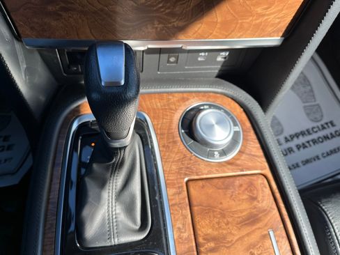 Used 2024 Nissan Armada SL w/ Captain's Chairs Package image 11