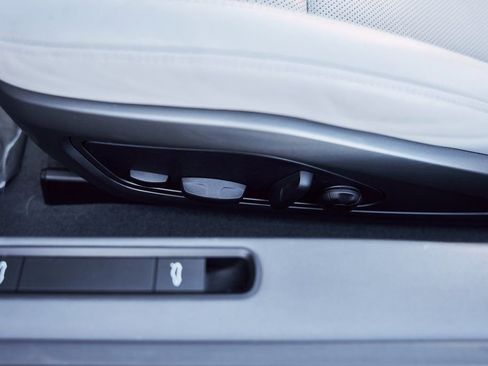 Used 2022 Porsche 911 Turbo S image 32