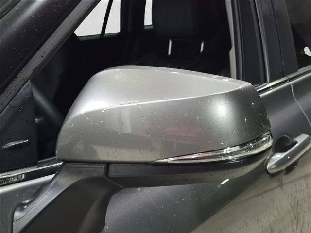 Used 2026 Toyota Highlander XLE AWD/4WD image 11