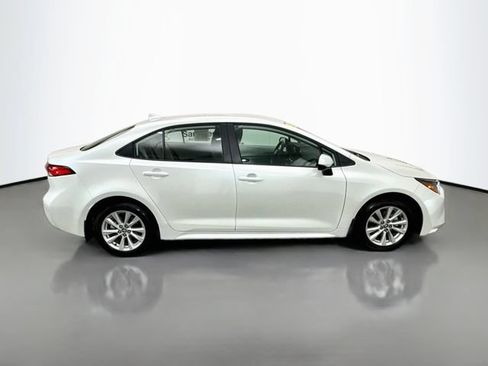 Used 2026 Toyota Corolla LE w/ LE Premium Package FWD image 8