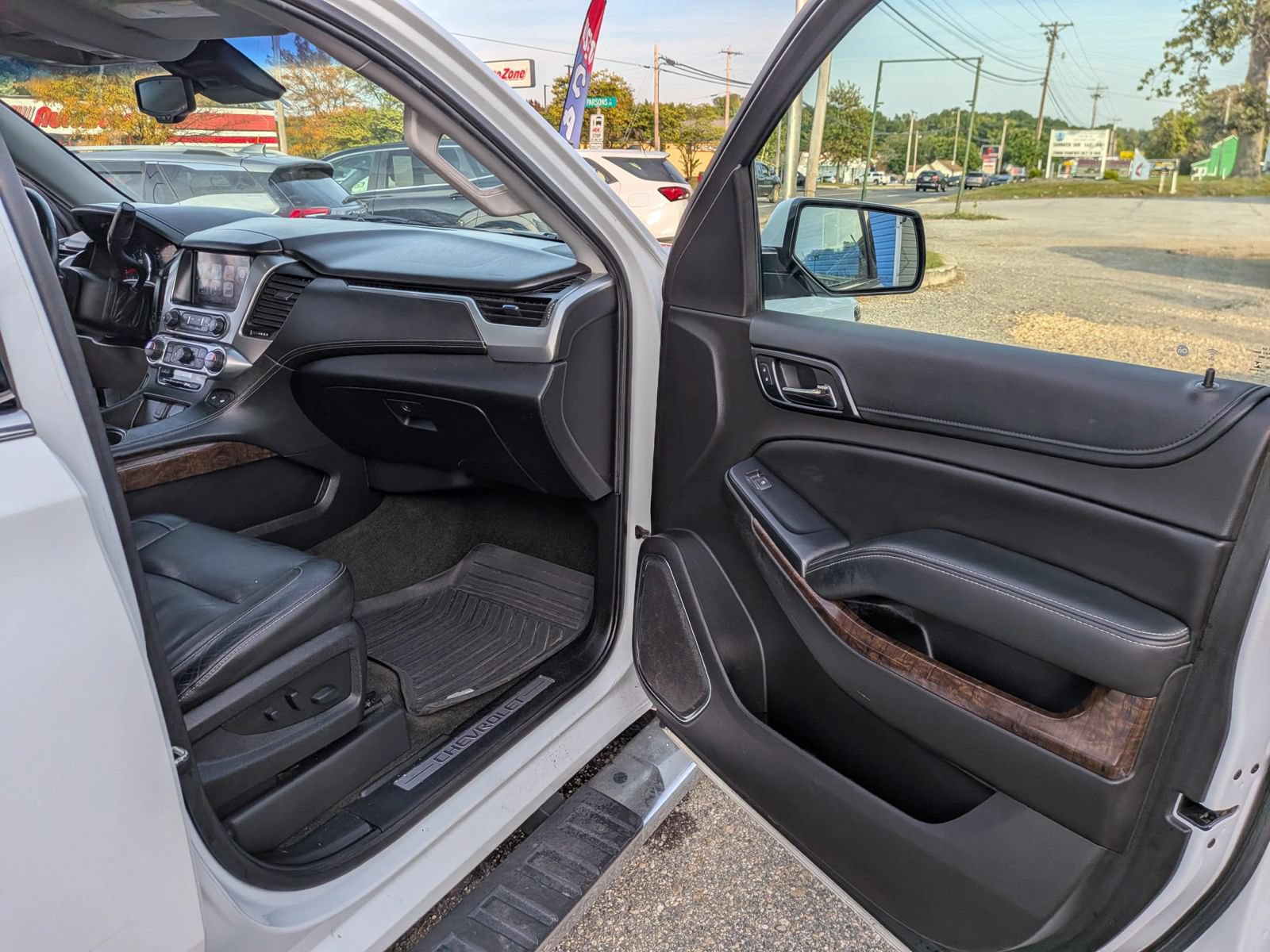 Used 2017 Chevrolet Tahoe LT w/ LT Signature Package AWD/4WD image 48