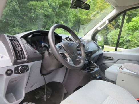 Used 2015 Ford Transit 250 148 Medium Roof RWD image 28