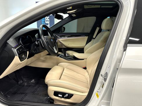 Used 2018 BMW 530i w/ Premium Package image 16