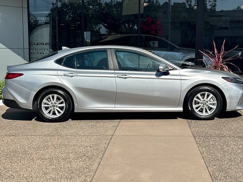 Used 2025 Toyota Camry LE FWD image 3