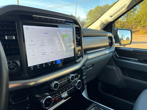 Used 2024 Ford F150 Lariat w/ FX4 Off-Road Package image 20