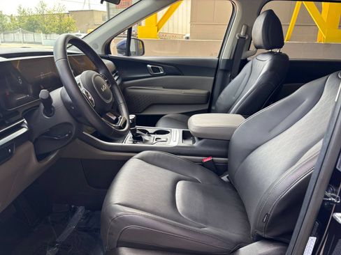 Used 2026 Kia Carnival FWD image 24