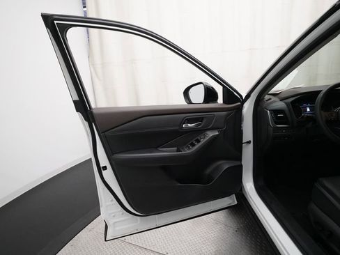 Certified 2023 Nissan Rogue SV w/ SV Premium B Package AWD/4WD image 28