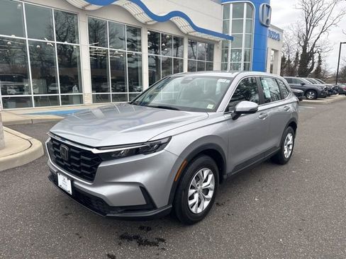 Used 2023 Honda CR-V LX image 4