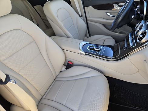 Used 2019 Mercedes-Benz GLC 300 image 18