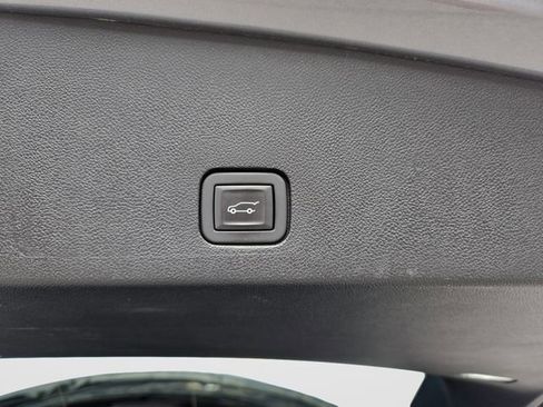 Used 2024 Cadillac XT6 Premium Luxury AWD/4WD image 34
