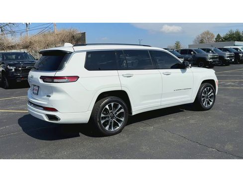 Used 2023 Jeep Grand Cherokee L Overland RWD image 8