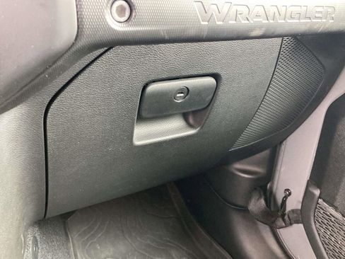 Used 2023 Jeep Wrangler Unlimited Sport AWD/4WD image 26