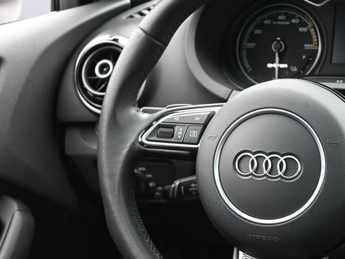 Used 2016 Audi A3 e-tron Premium Plus w/ Premium Plus Package FWD image 29