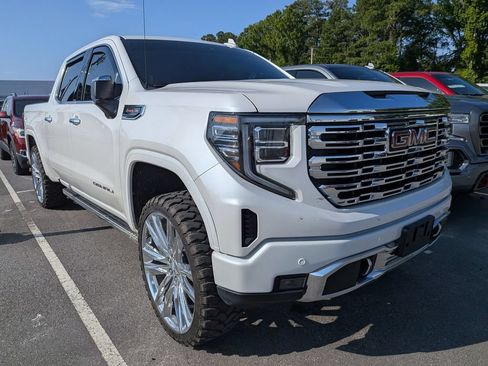 Used 2024 GMC Sierra 1500 Denali w/ Denali Reserve Package AWD/4WD image 13