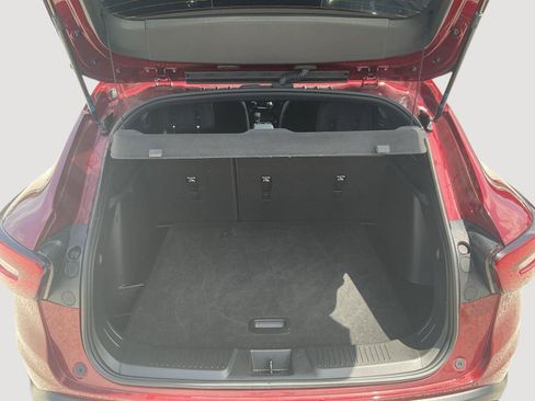 Used 2024 Chevrolet Trax RS FWD image 9