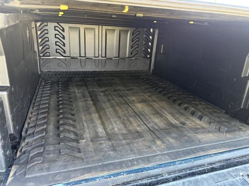 Used 2010 Chevrolet Avalanche LT image 28