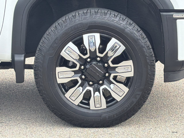 Used 2025 GMC Sierra 2500 Denali w/ Denali Reserve Package AWD/4WD image 8