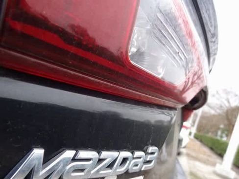 Used 2018 MAZDA MAZDA3 Touring image 18