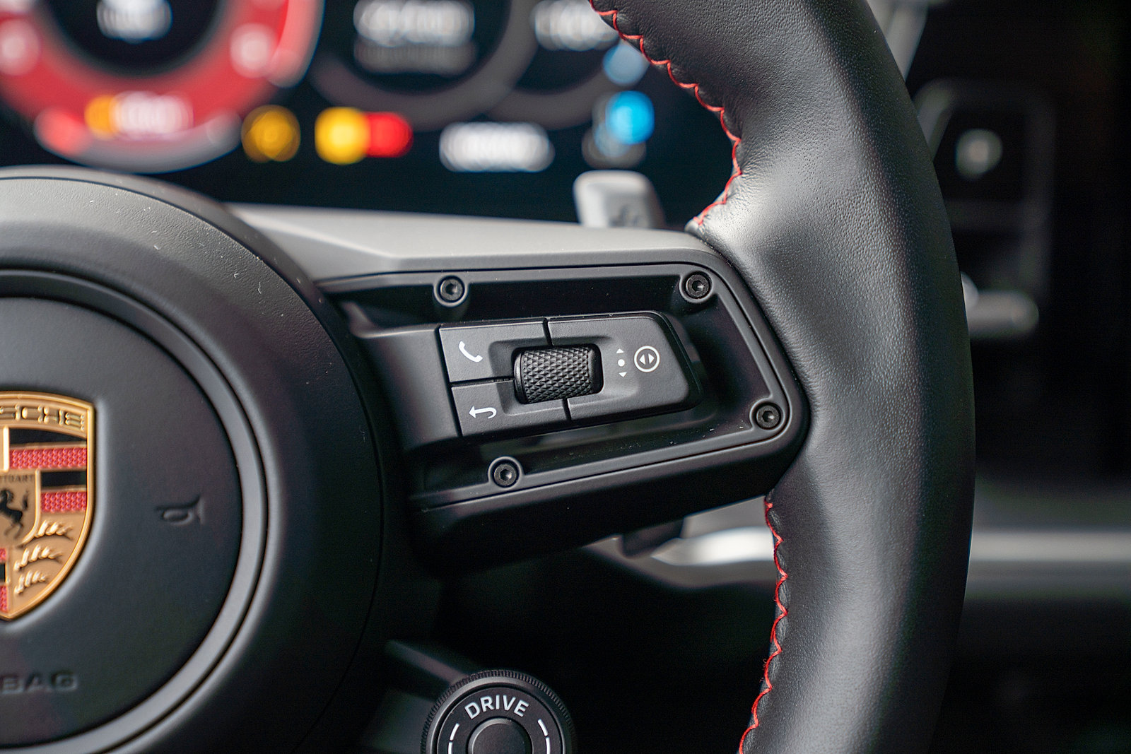 Certified 2025 Porsche Cayenne GTS AWD/4WD image 8