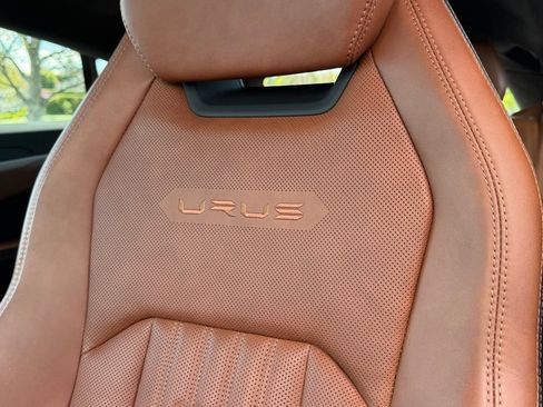 Used 2024 Lamborghini Urus S AWD/4WD image 28