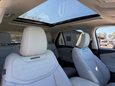 New 2026 Ford Explorer Platinum w/ LUX Leather Package image 18