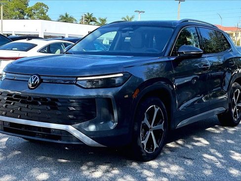 New 2026 Volkswagen Tiguan SE image 9