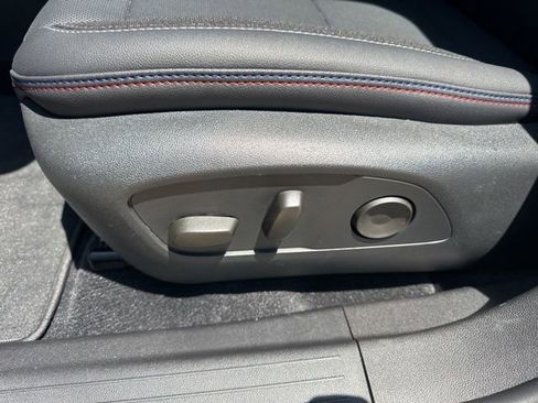 Used 2024 Chevrolet Equinox EV RS FWD image 12