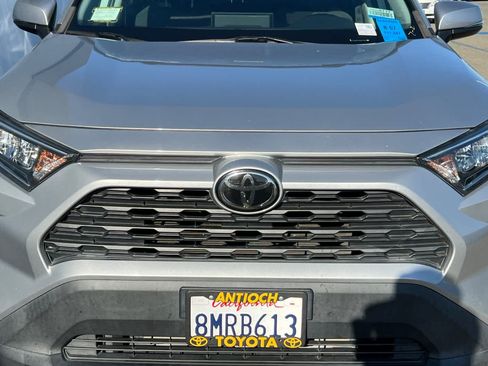 Certified 2019 Toyota RAV4 XLE w/ Carpet Mat Package FWD image 12