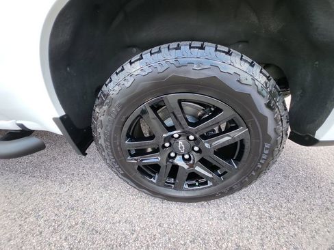 Certified 2025 Chevrolet Silverado 1500 Custom w/ Turbomax Blackout Package image 36