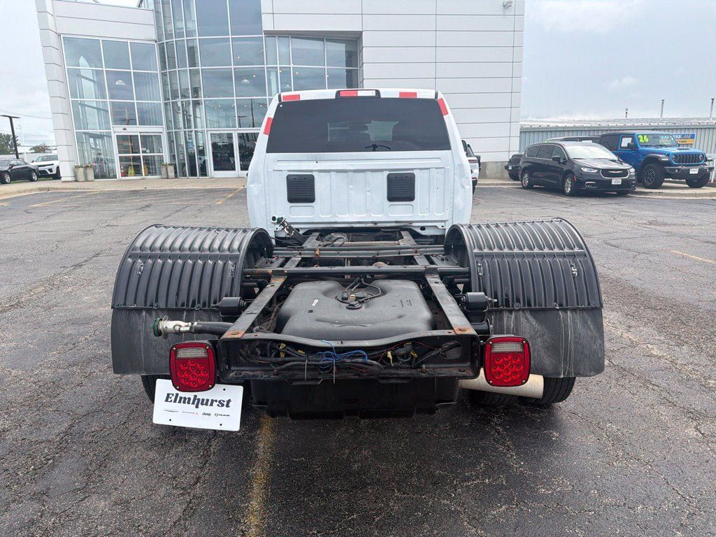 Used 2022 RAM 3500 Tradesman w/ Chrome Appearance Group AWD/4WD image 5