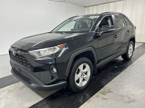 Used 2019 Toyota RAV4 XLE w/ Convenience Package AWD/4WD image 5
