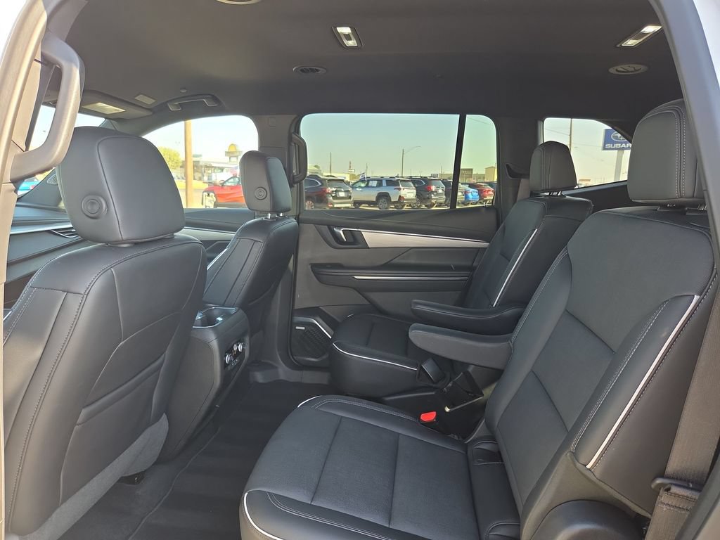 Used 2025 Buick Enclave Preferred FWD image 13