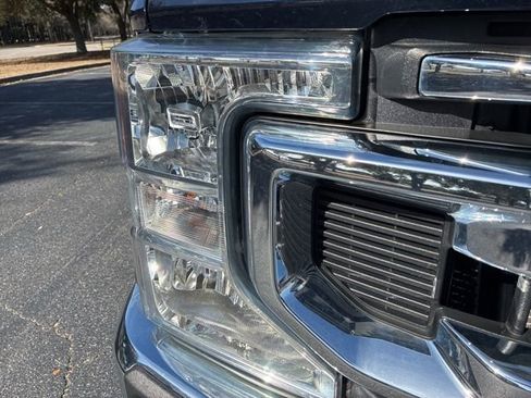 Used 2022 Ford F250 XLT w/ XLT Premium Package image 10