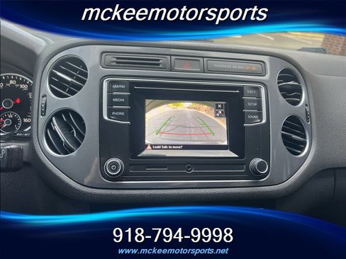 Used 2016 Volkswagen Tiguan S image 10