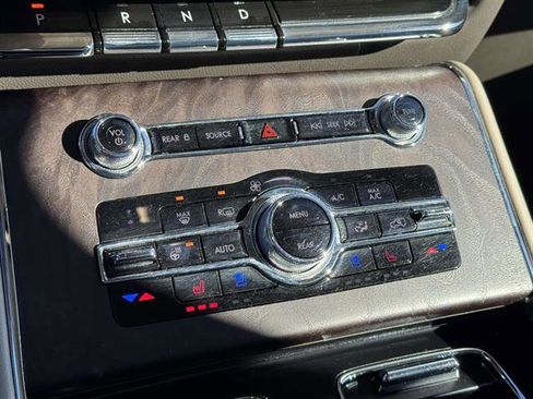 Used 2021 Lincoln Aviator Reserve w/ Equipment Group 201A image 19