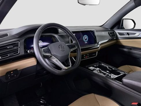 Certified 2025 Volkswagen Atlas Cross Sport SE AWD/4WD image 9