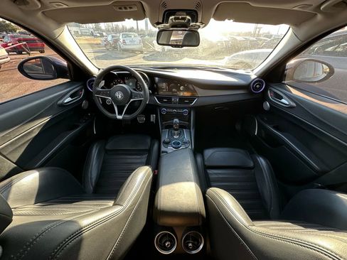 Used 2017 Alfa Romeo Giulia Ti w/ TI 19" Sport Package image 11