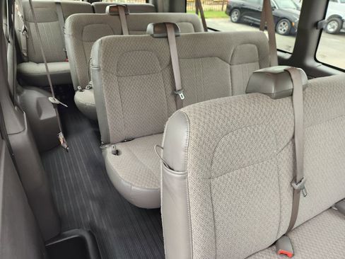 Used 2025 Chevrolet Express 3500 LS RWD image 28