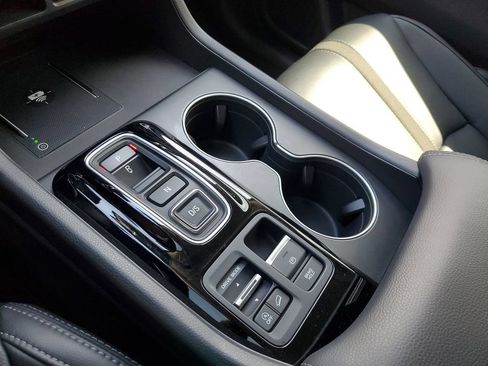 Used 2025 Honda Pilot EX-L image 22