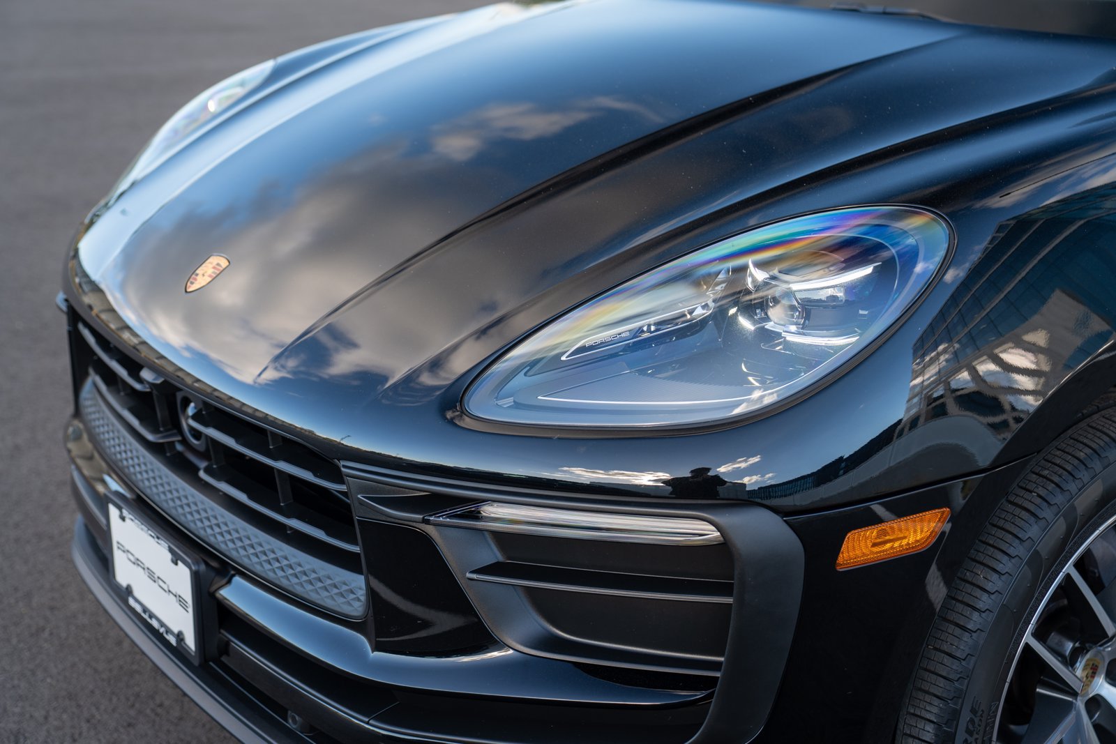 Certified 2026 Porsche Macan AWD/4WD image 30