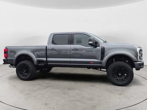Used 2025 Ford F250 XLT w/ Black Appearance Package AWD/4WD image 4