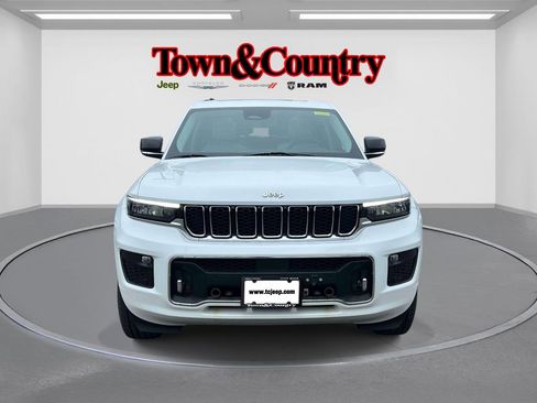 Certified 2023 Jeep Grand Cherokee L Overland w/ Luxury Tech Group IV AWD/4WD image 2
