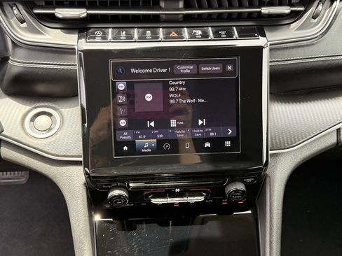 Used 2024 Jeep Grand Cherokee Laredo RWD image 30