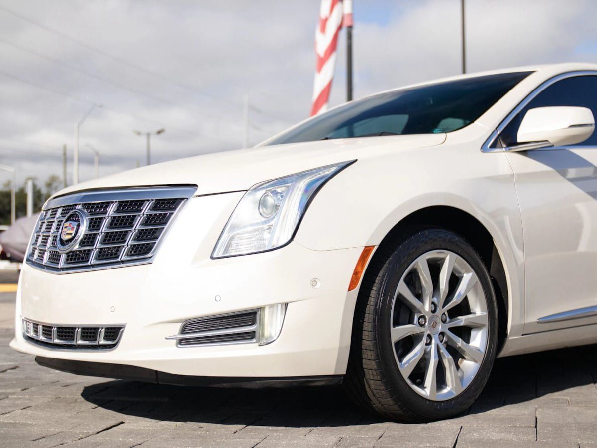 Used 2015 Cadillac XTS Luxury w/ Driver Awareness Package FWD image 9