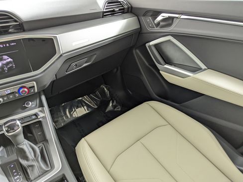 New 2025 Audi Q3 2.0T Premium image 11