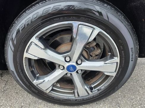 Used 2017 Ford Escape SE w/ Equipment Group 201A FWD image 10